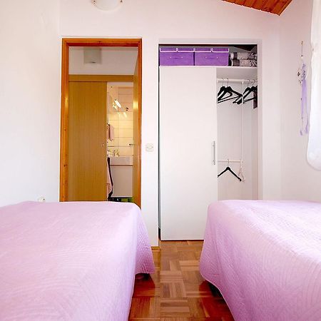 Apartment Bedenikovic By El-Pi Tours Malinska Bagian luar foto