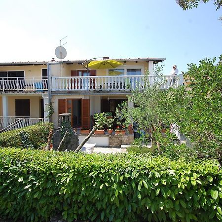 Apartment Bedenikovic By El-Pi Tours Malinska Bagian luar foto