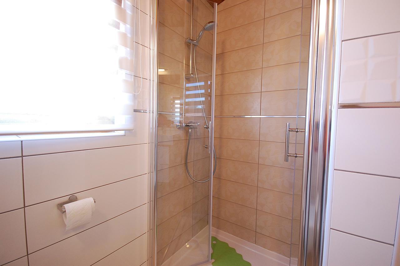 Apartment Bedenikovic By El-Pi Tours Malinska Bagian luar foto