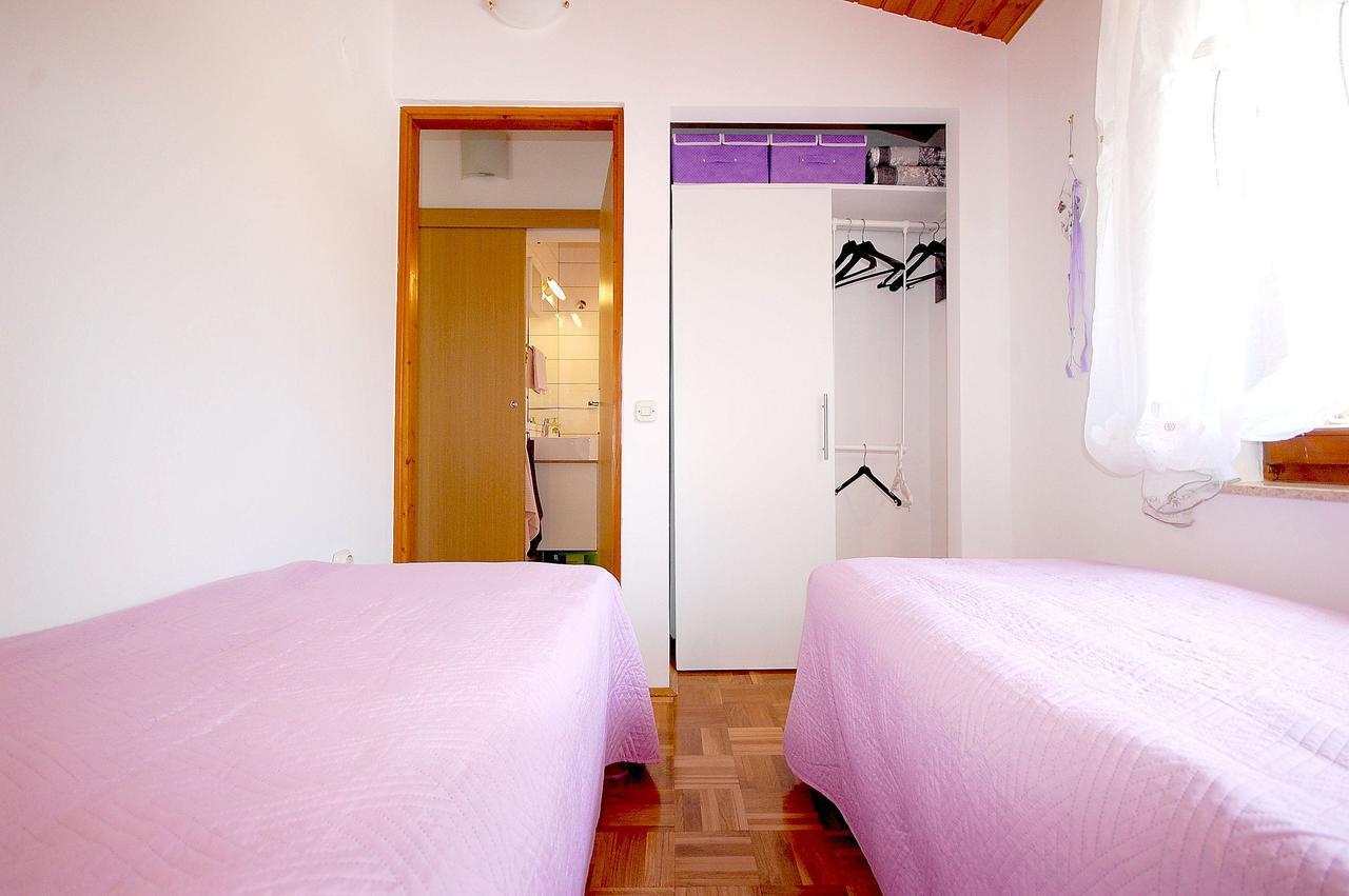 Apartment Bedenikovic By El-Pi Tours Malinska Bagian luar foto