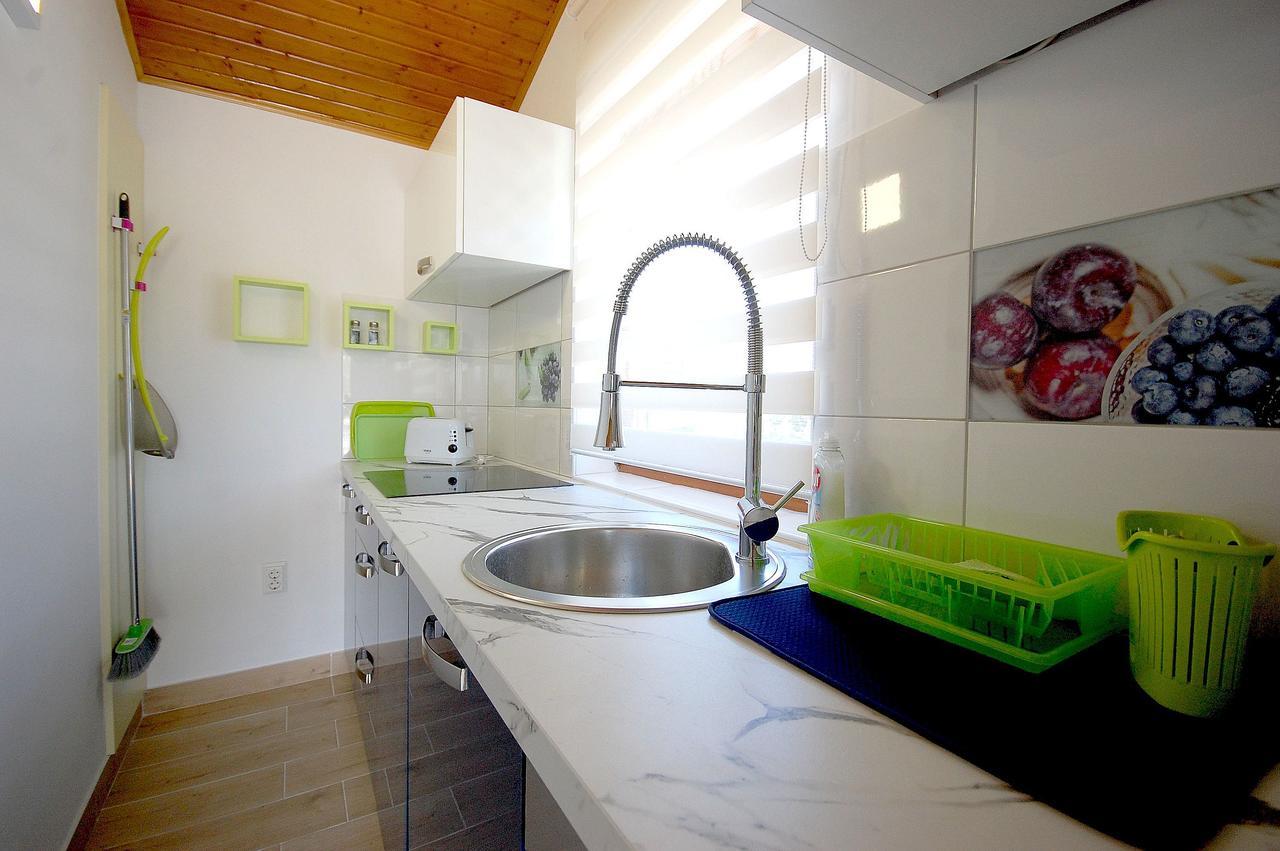 Apartment Bedenikovic By El-Pi Tours Malinska Bagian luar foto