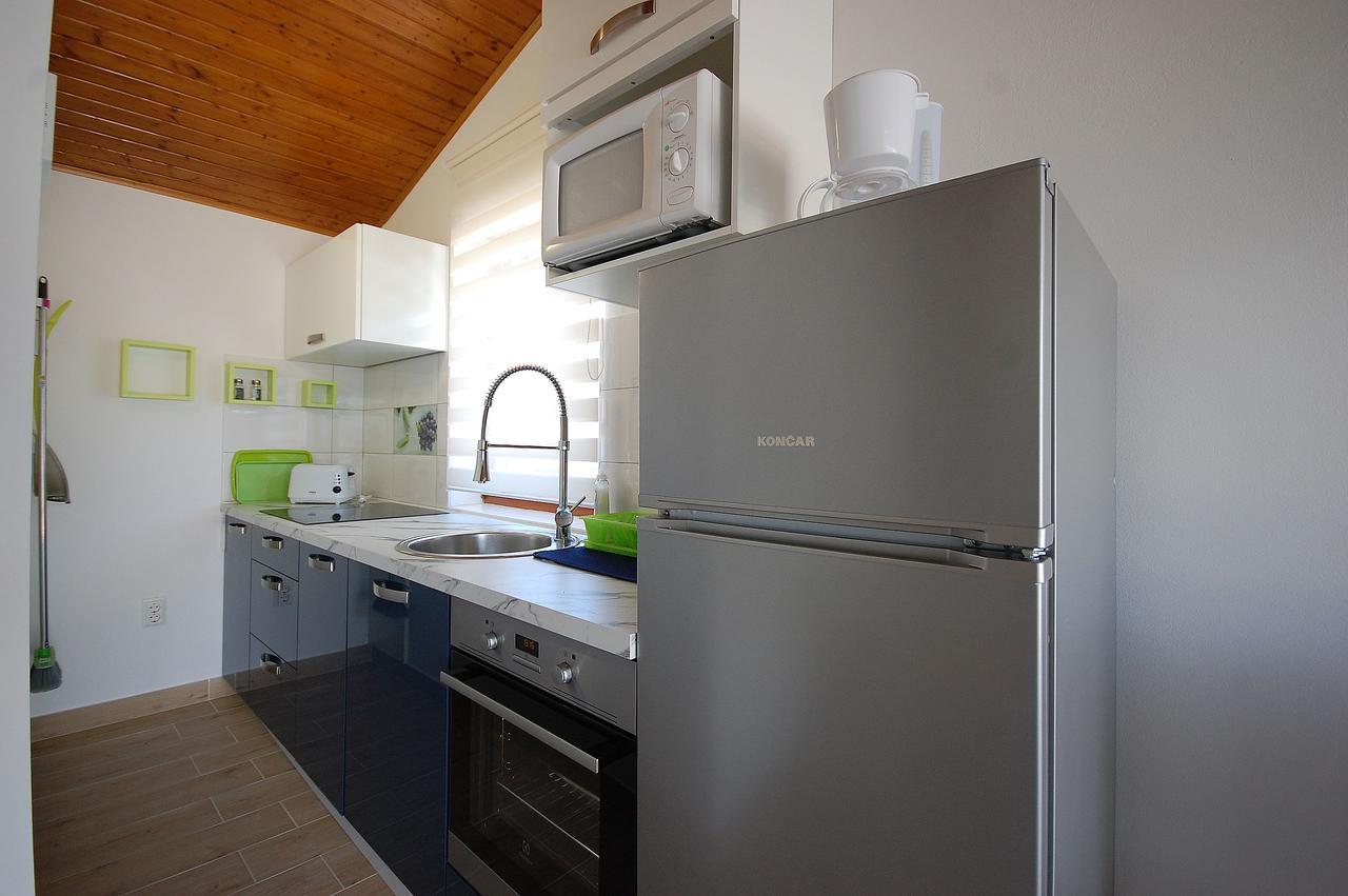 Apartment Bedenikovic By El-Pi Tours Malinska Bagian luar foto