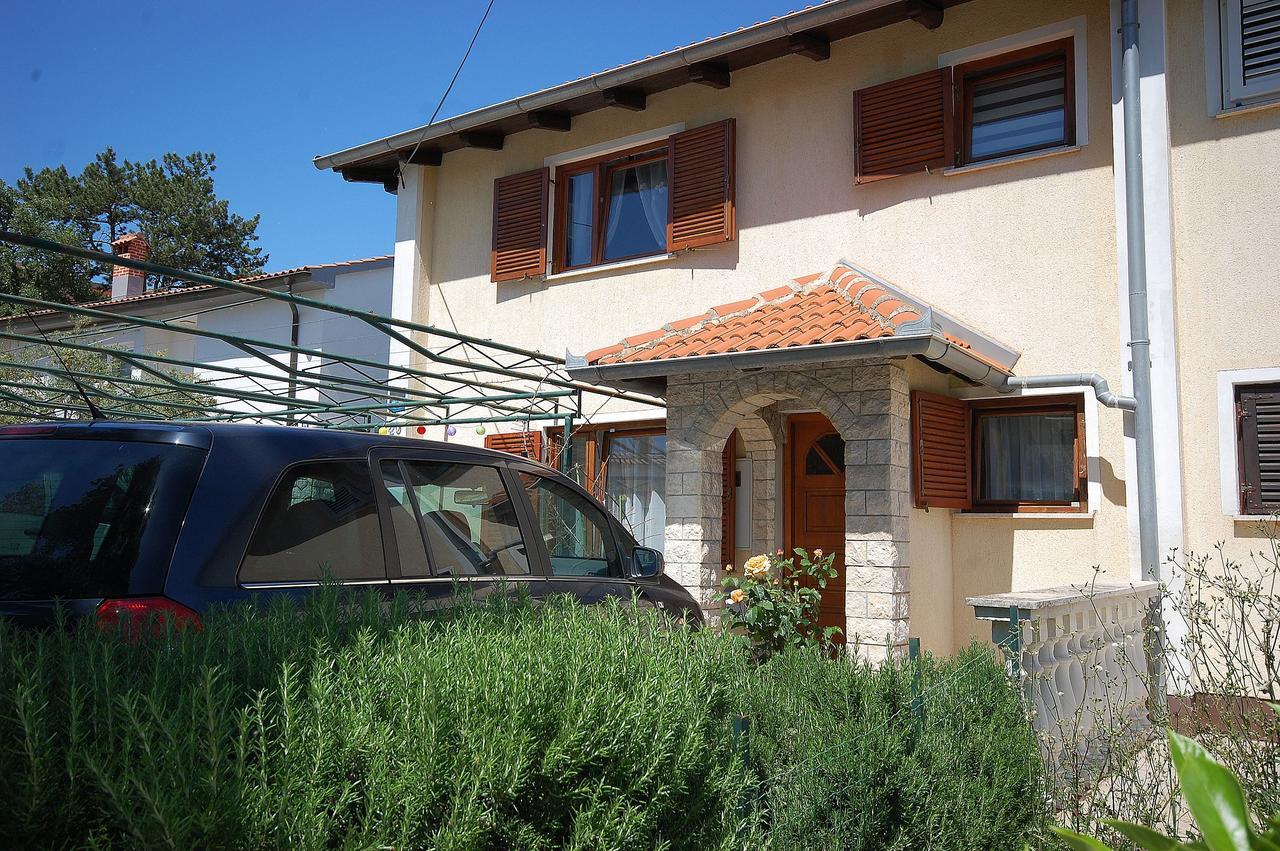 Apartment Bedenikovic By El-Pi Tours Malinska Bagian luar foto