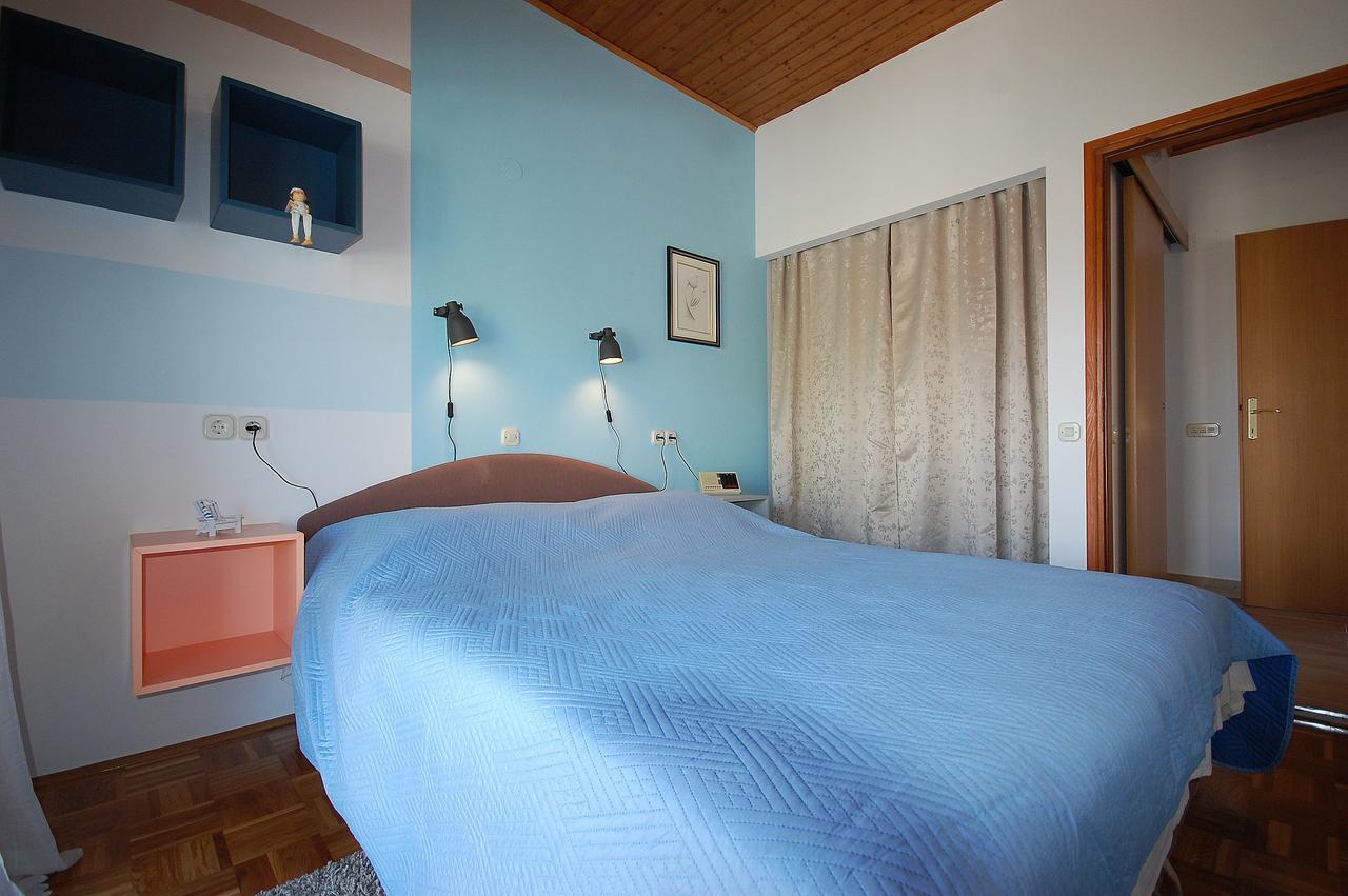 Apartment Bedenikovic By El-Pi Tours Malinska Bagian luar foto