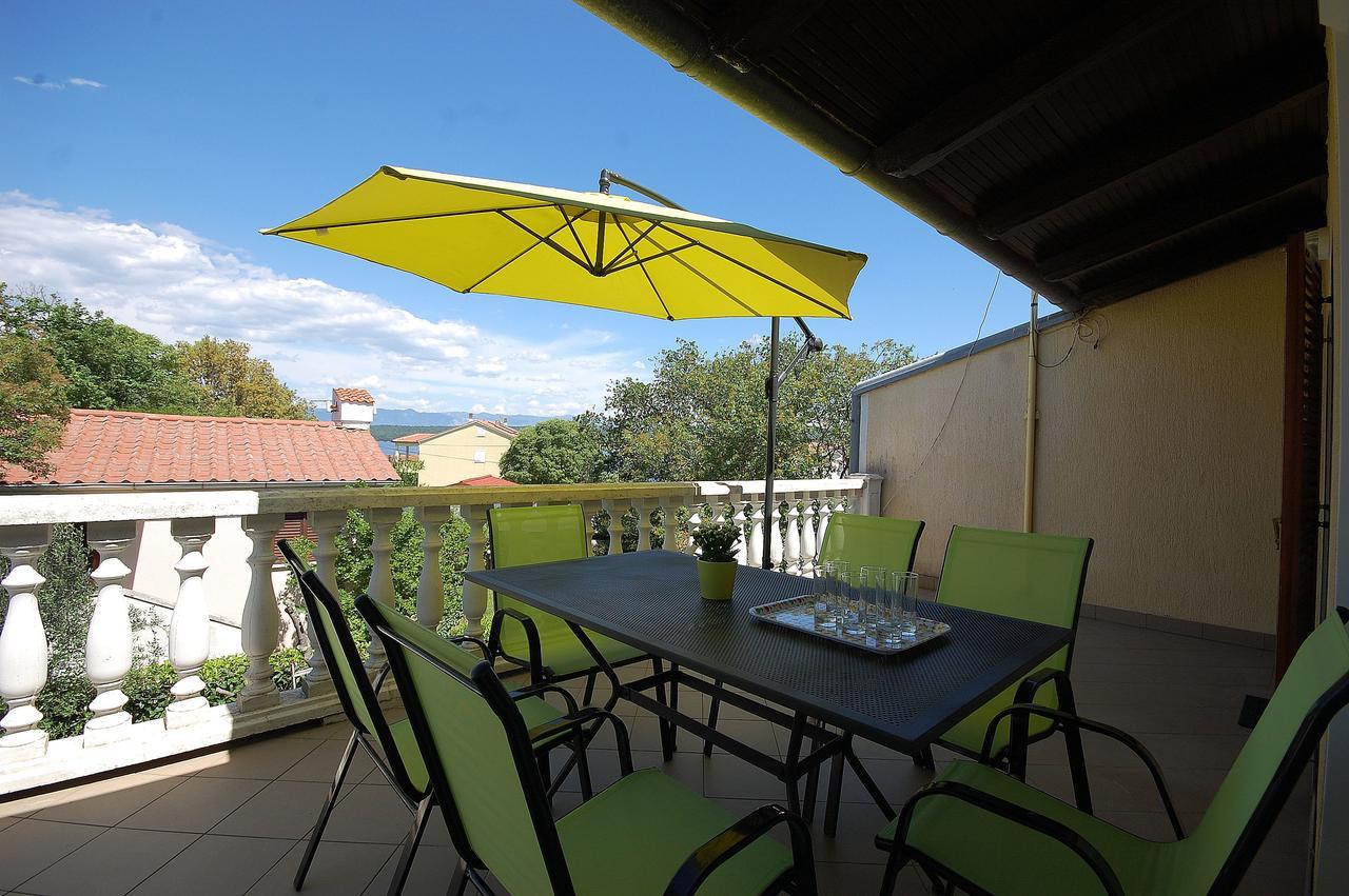 Apartment Bedenikovic By El-Pi Tours Malinska Bagian luar foto